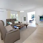 Nelli By Interhome